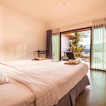 The Sanctuary Nam Ngum Beach Resort Ванг-Виенг Экстерьер фото