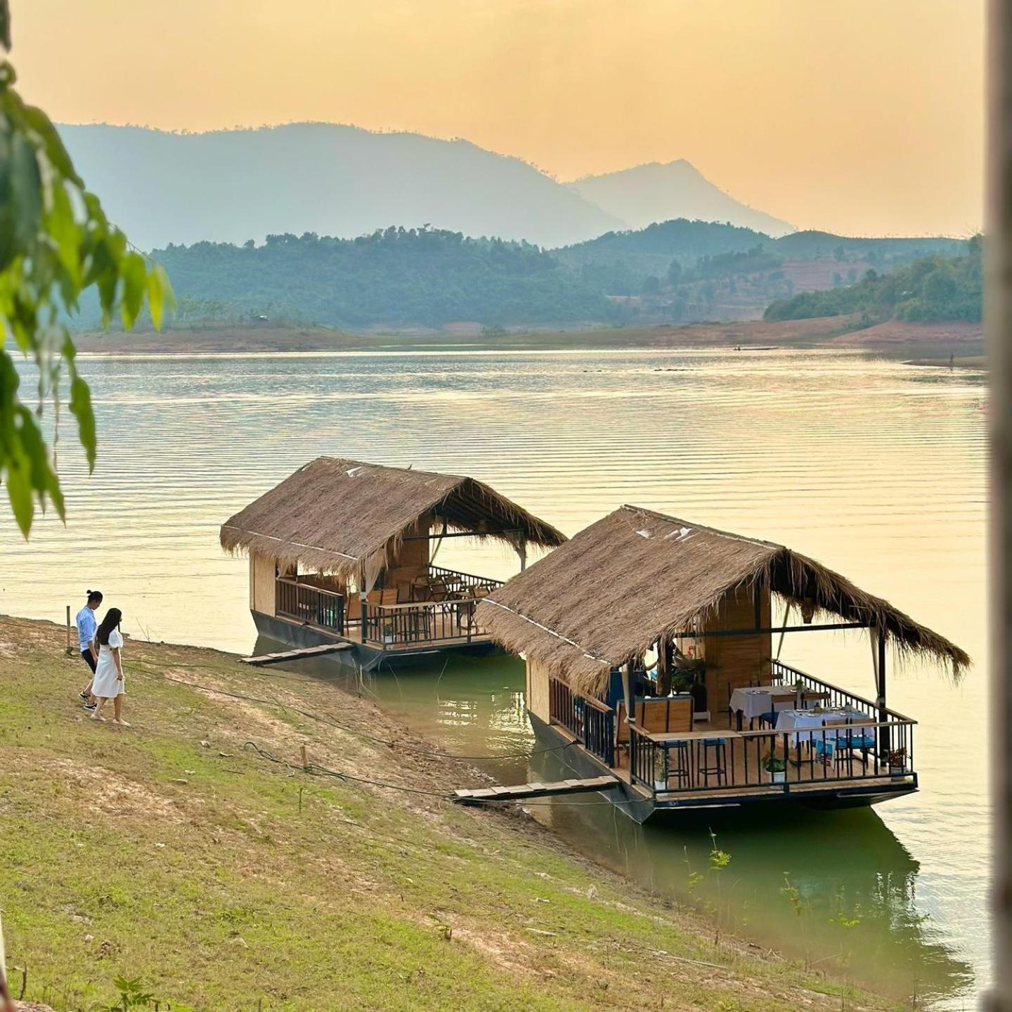 The Sanctuary Nam Ngum Beach Resort Ванг-Виенг Экстерьер фото