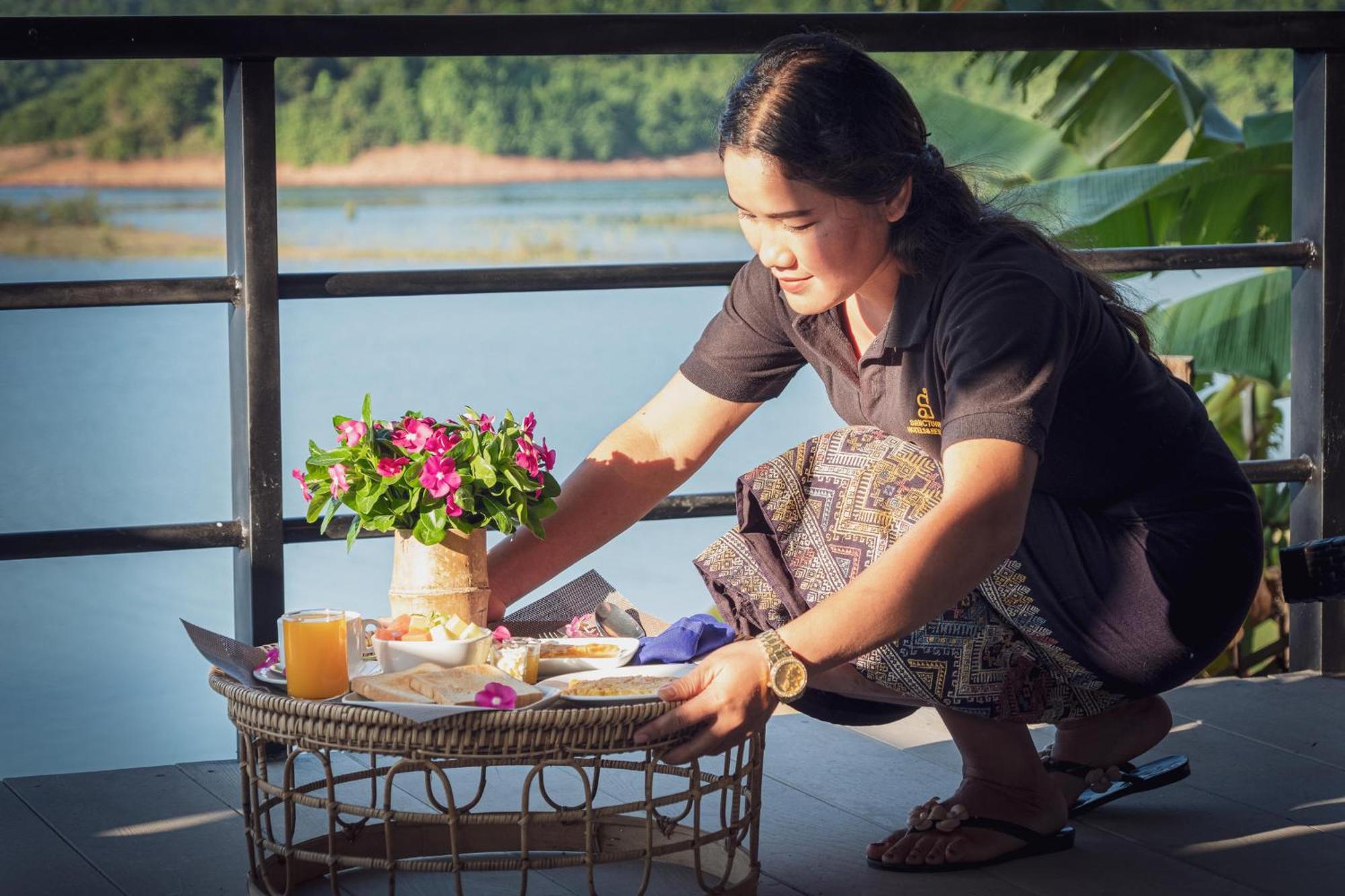The Sanctuary Nam Ngum Beach Resort Ванг-Виенг Экстерьер фото