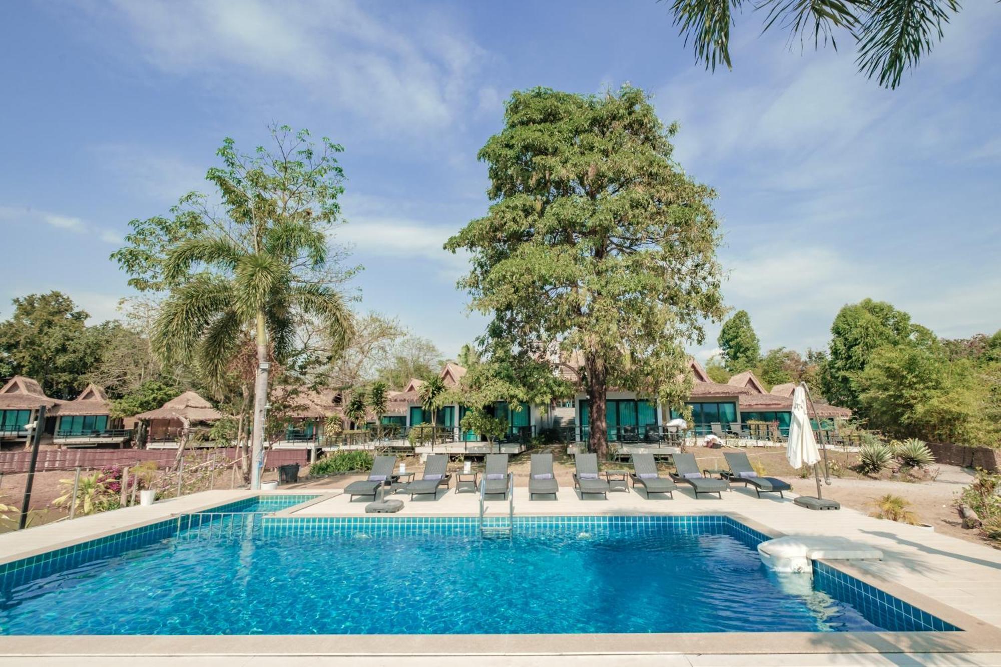 The Sanctuary Nam Ngum Beach Resort Ванг-Виенг Экстерьер фото