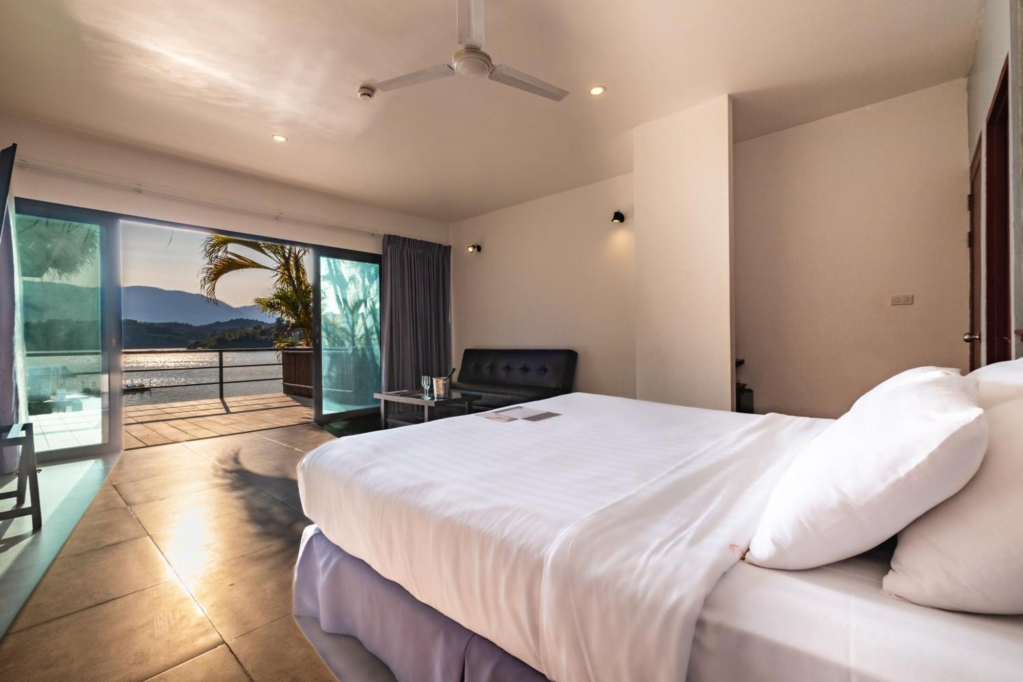 The Sanctuary Nam Ngum Beach Resort Ванг-Виенг Экстерьер фото