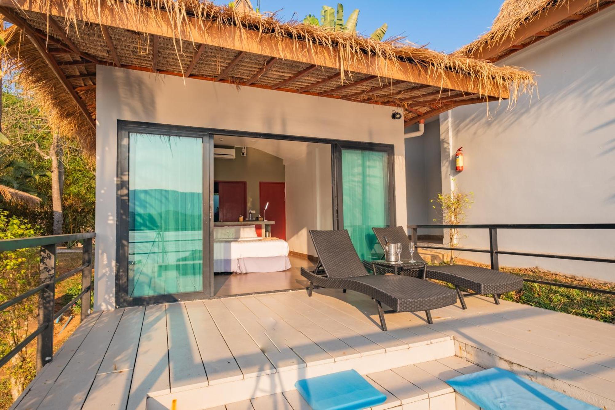 The Sanctuary Nam Ngum Beach Resort Ванг-Виенг Экстерьер фото