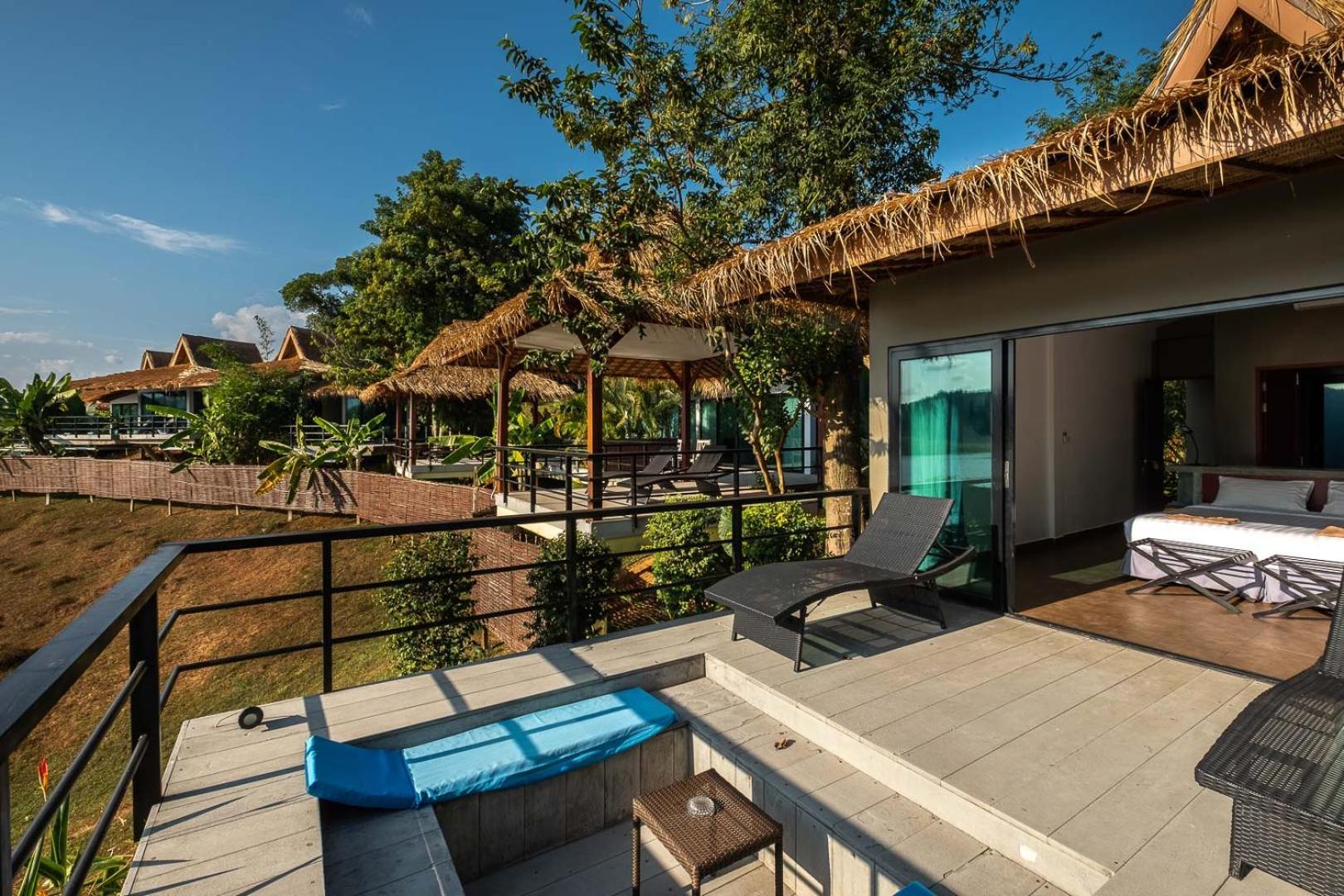 The Sanctuary Nam Ngum Beach Resort Ванг-Виенг Экстерьер фото