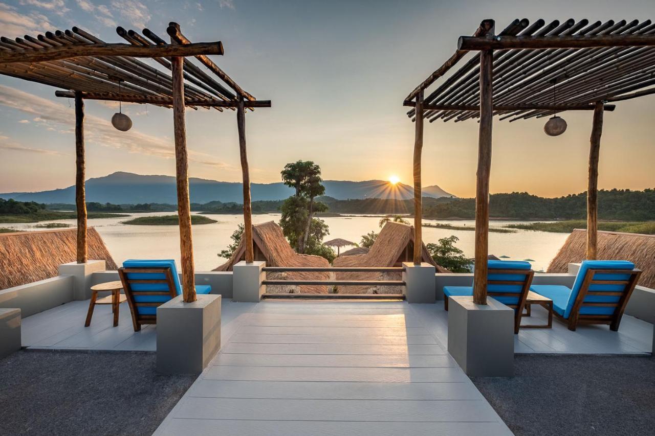 The Sanctuary Nam Ngum Beach Resort Ванг-Виенг Экстерьер фото