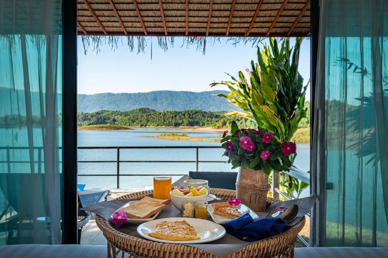 The Sanctuary Nam Ngum Beach Resort Ванг-Виенг Экстерьер фото